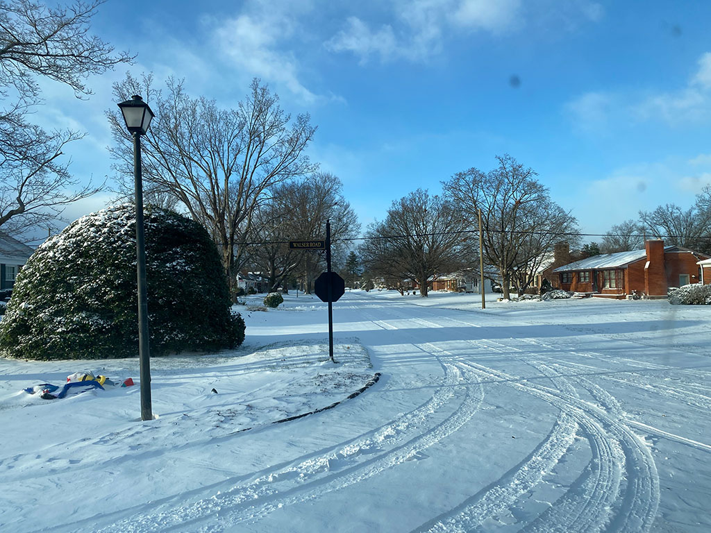 Snowy streets of Woodlawn Park